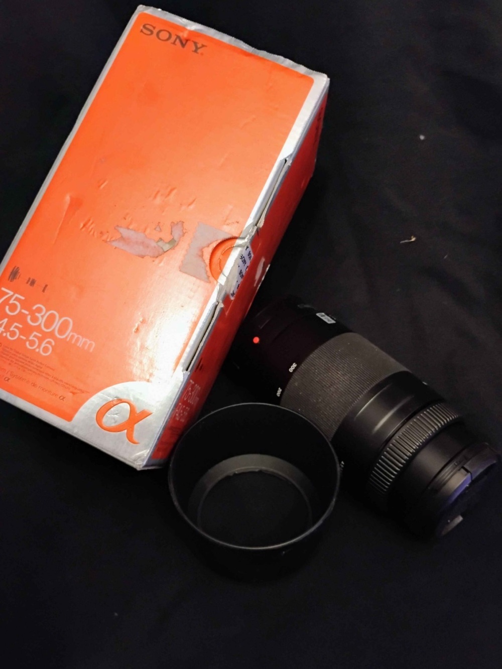 Sony SAL75300 75-300mm f/4.5-5.6 A-Mount Telephoto Zoom Lens + BOX